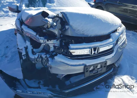 2017 Honda Accord Sport z USA, uszkodzony, nr VIN 1HGCR2F56HA231980